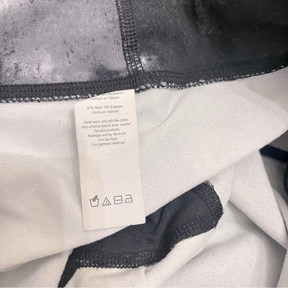 Alo Yoga Airbrush Legging Black Magma Size S - Picture 9 of 9